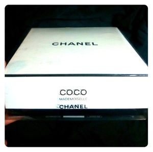 Coco Mademoiselle Chanel Coffet Signature box